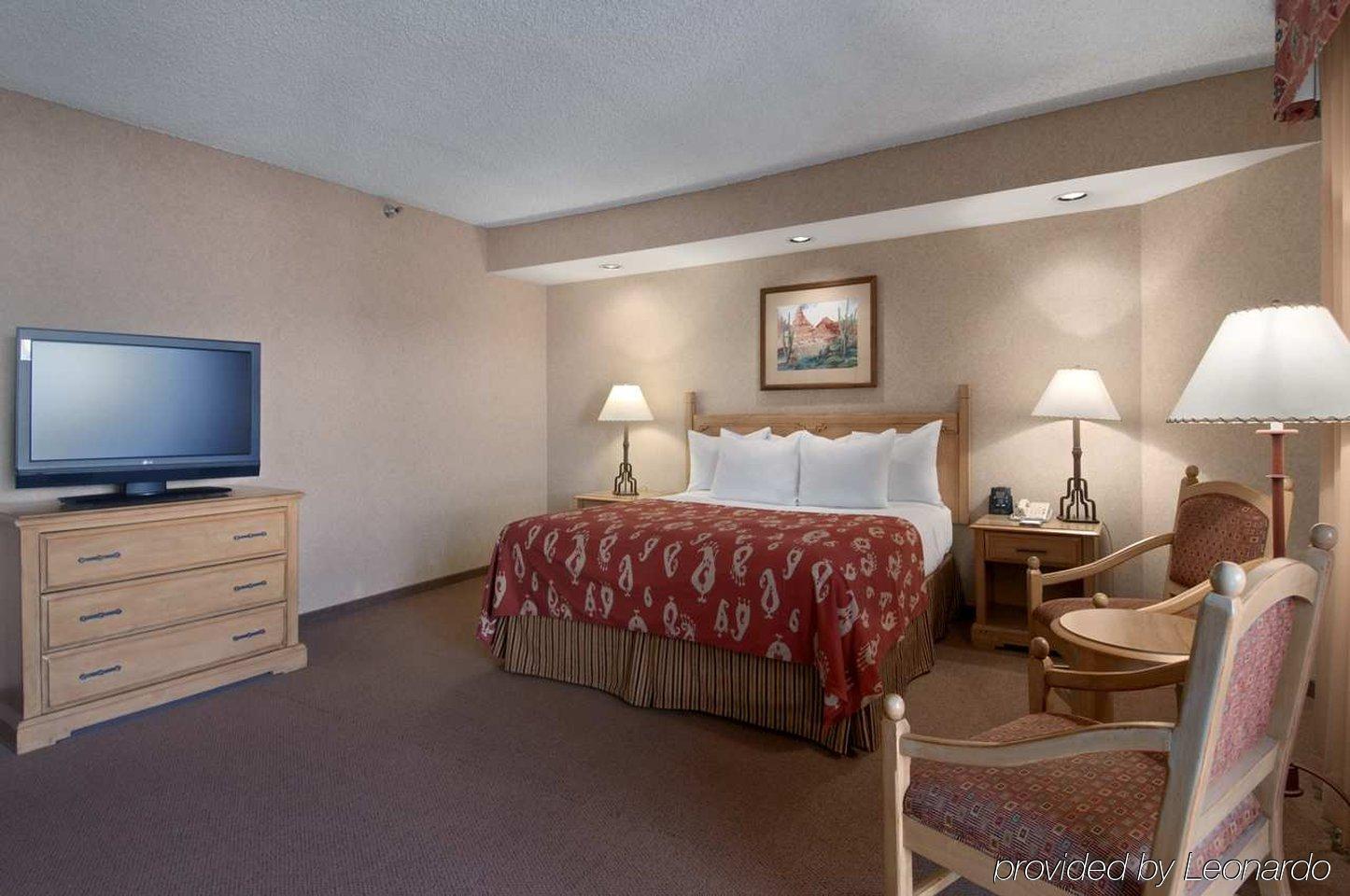 Hilton Airport 3*